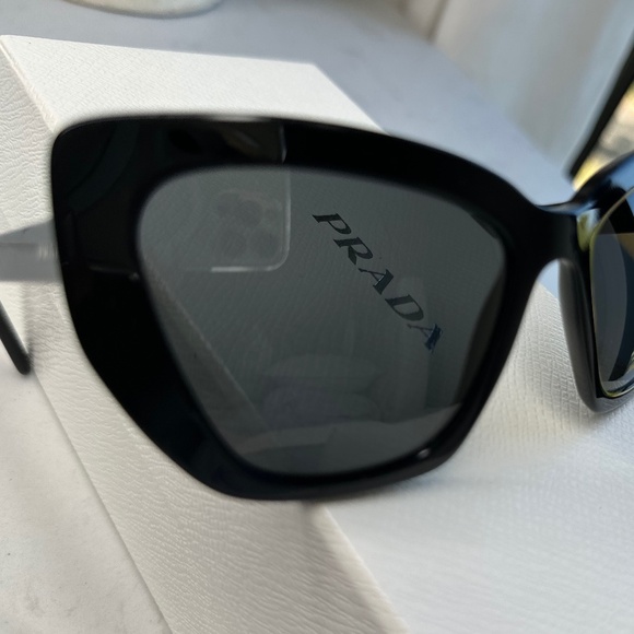 Prada Sunglasses - Picture 5 of 6